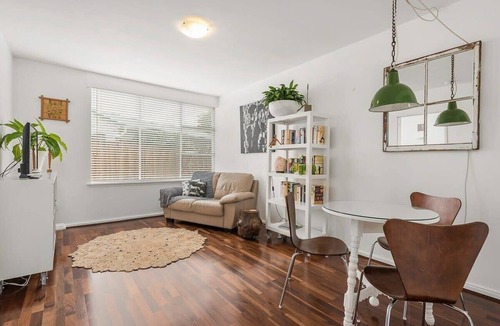 New Town Apartment | New Town Gem: Homely City-Fringe Apartment