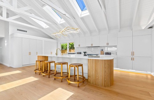 Pearl Beach House | New w/plunge pool and fireplace
