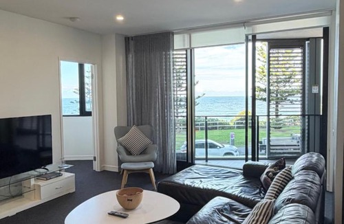 Newcastle Apartment | Newcastle Beach Escape