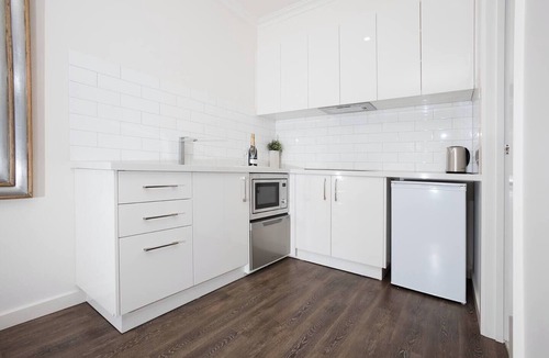 Ballarat Apartment | Newington Apartments - Apt 3 Queen, Brand New!