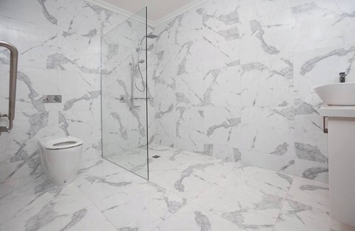 Ballarat Apartment | Newington Apartments - Apt 4 Accessible Queen