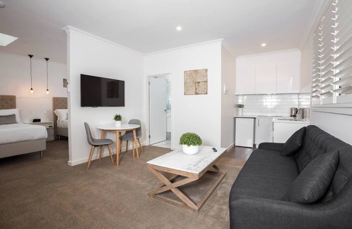 Ballarat Apartment | Newington Apartments - Apt 6 Twin Queen