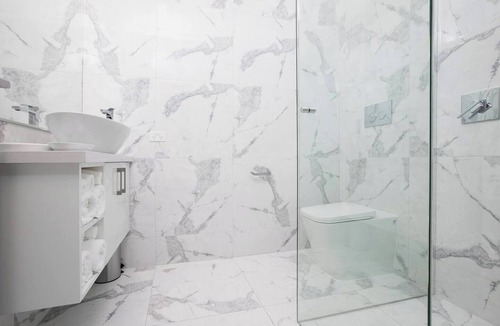 Ballarat Apartment | Newington Apartments - Apt 6 Twin Queen