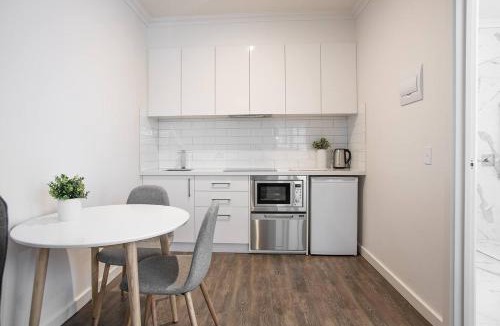 Ballarat Apartment | Newington Apartments - Apt 4 Accessible Queen
