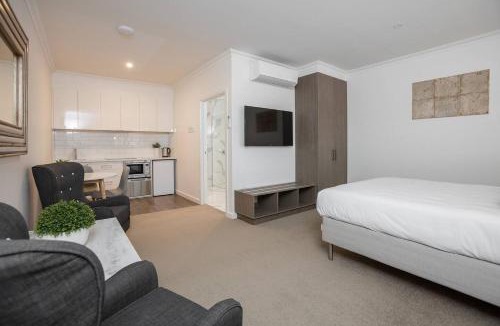 Ballarat Apartment | Newington Apartments - Apt 4 Accessible Queen