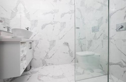 Ballarat Apartment | Newington Apartments - Apt 5 Twin Queen, New!