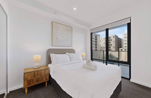 Cannington Apartment | Newly Built 3 Bed Apartment with Onsite Parking