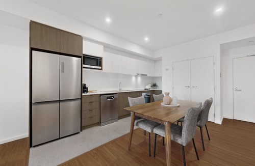 Cannington Apartment | Newly Built Apartment with Private Parking