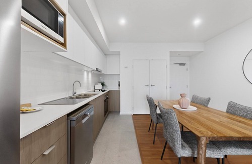 Cannington Apartment | Newly Built Apartment with Private Parking