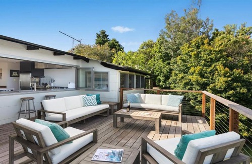 Killcare Heights House | Newly Furnished, With Ocean Views