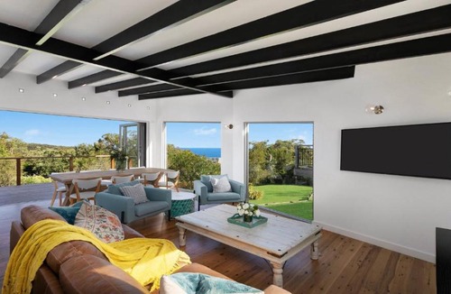 Killcare Heights House | Newly Furnished, With Ocean Views