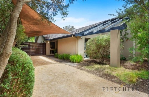 Blairgowrie House | Newly renovated house close to the beach, cafes and shops.