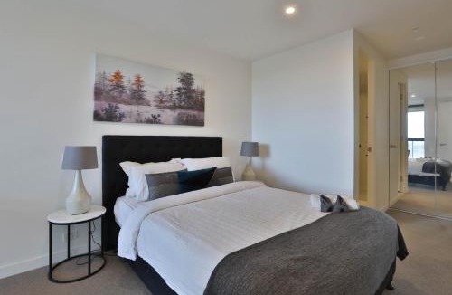 Glen Waverley Apartment | Next to 'The Glen Shopping Centre' Apartment