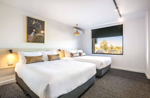 Frankston Hotel | Nightcap at The Cheeky Squire