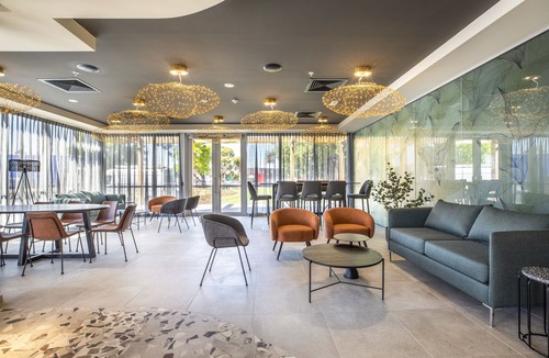 Carrum Downs Hotel | Nightelier Carrum Downs Sands Hotel