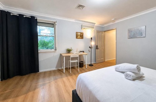 Pymble House | No-Frills Queen Private Ensuite Room in Pymble - Shared Amenities