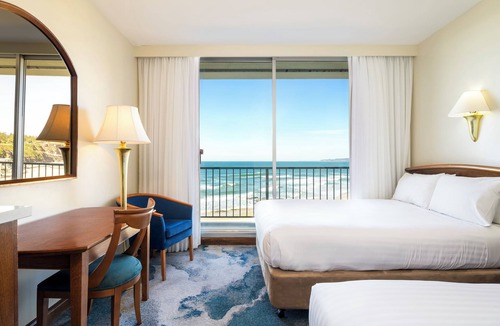 Newcastle East Hotel | NOAH'S On The Beach