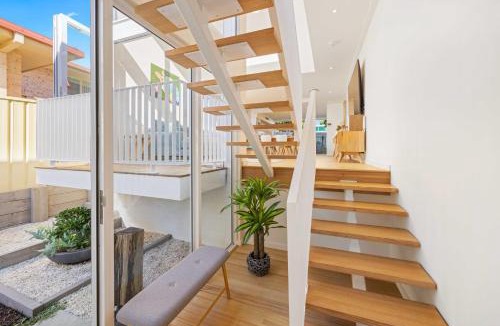 Port Macquarie Villa | Noahs Beach House - at Flynns