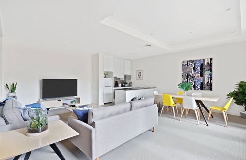 Melbourne Central Business District Apartment | Nook Melbourne - Collins Street