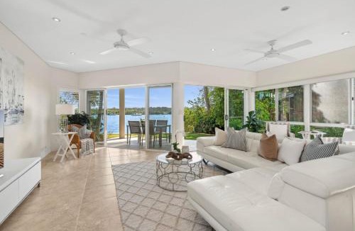 Tewantin Apartment | Noosa River Gardens 4