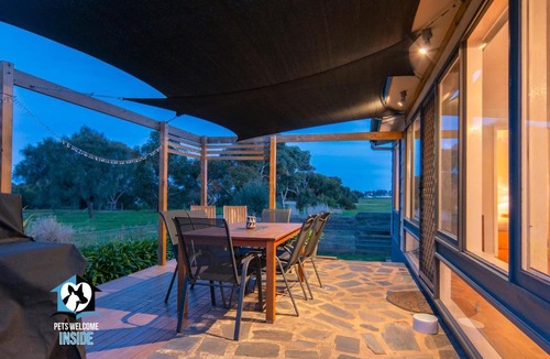 Port Elliot House | Nordic Retro Beach House at Port Elliot
