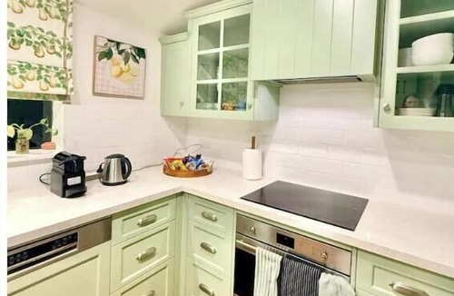 North Adelaide Cottage | North Adelaide, Festival Theatre, Adelaide Oval, Golf, Zoo, Botanic Gardens