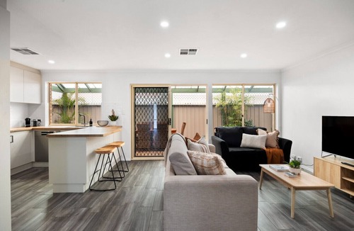 North Haven House | North Haven Days—Modern Comfort near the Beach