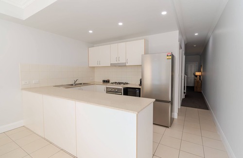 Wagga Wagga Apartment | Northbridge Townhouse Private Balcony CBD Walk