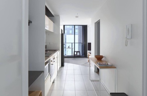 Brunswick East Apartment | Northside Rendezvous A Stylish Couples Hideaway