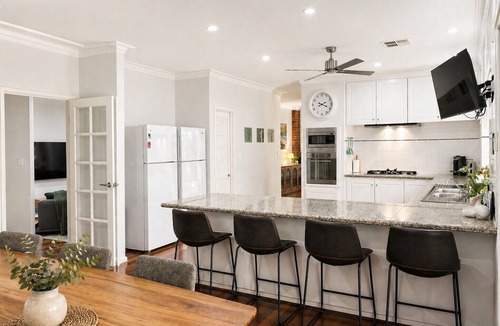 Falcon House | Nutbush Retreat – Space to Connect Room to Relax. Memories to Last