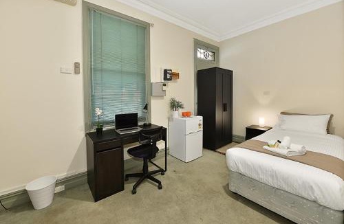 Melbourne House | O'Connell St - Affordable Stay In Central City Room