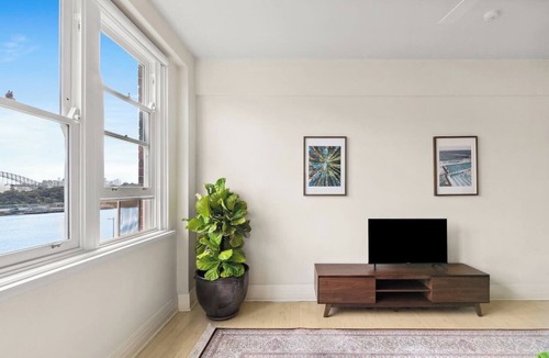 Potts Point Apartment | Oak Lane Embrace Spectacular Sydney Harbour Views