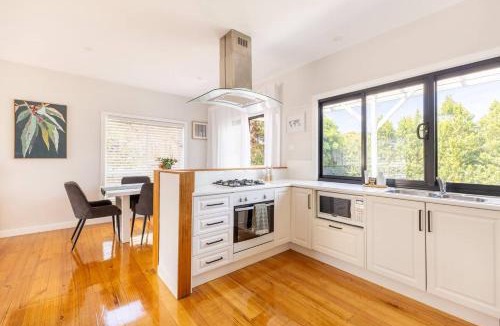 North Geelong House | Oaklight Haven - Minutes to Geelong Waterfront & CBD