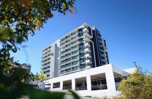 Gladstone Apartment | Oaks Gladstone Grand Hotel