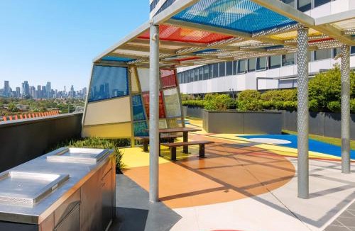 Travancore Apartment | Oaks Melbourne Flemington Suites