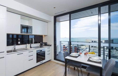 Geelong Hotel | Oaks R Suites Geelong