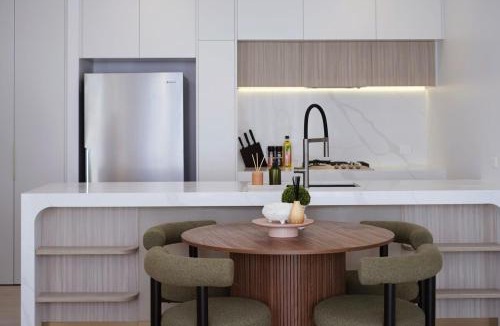 Burwood Apartment | 'Oasis' 2 Bedroom Apt in the heart of Burwood