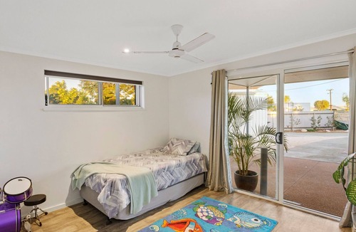 Exmouth House | Oasis - Modern 4 Bedroom holiday home with endless views.