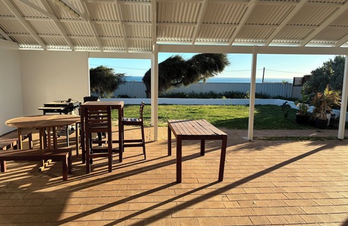 Tarcoola Beach House | Ocean Breeze - 5 min from City Centre & beach
