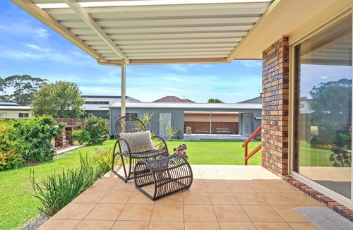Vincentia House | Ocean Breeze Vincentia by Book Jervis Bay