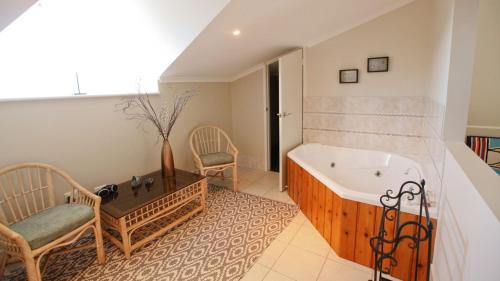 Bermagui House | Ocean Escape Twin Pines 8 - Wallaga Lake Rd 8