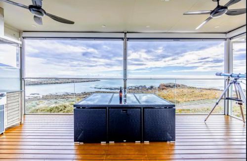 Wirrina Cove House | Ocean Front retreat Fleurieu Coast Wirrina Cove