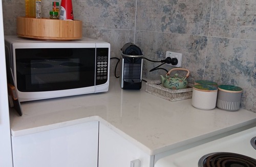 Coogee Apartment | Ocean & Island Views, Walk to Coogee Beach!