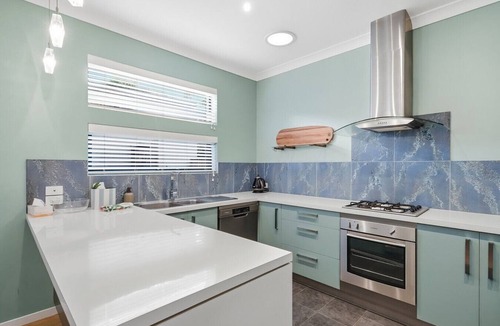 St Leonards House | Ocean Mist Retreat - Family Friendly Getaway