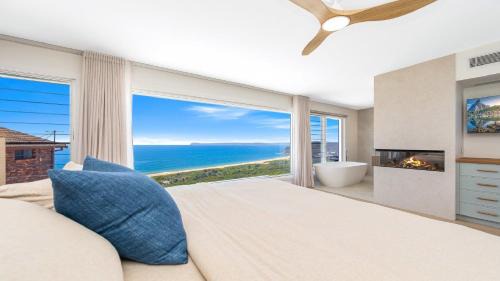 Killcare Heights House | 'Ocean Pearl' by HolidayCo