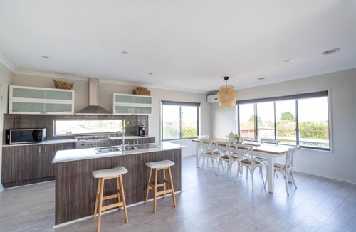 Torquay House | Ocean Shores