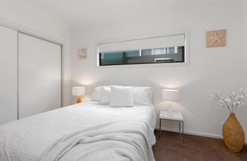 Apollo Bay House | OCEAN SOUNDS - Central Family home for 11