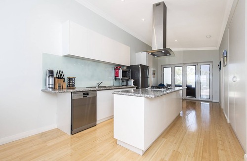 Lancelin House | Ocean Sunset - Luxury Beachside Accomodation