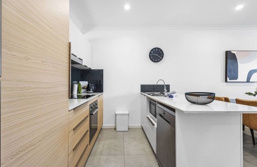 Scarborough Apartment | Ocean View Pad in Scarborough