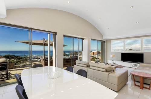 Terrigal Apartment | Ocean View Penthouse | Views, WIFI | Accom Holidays